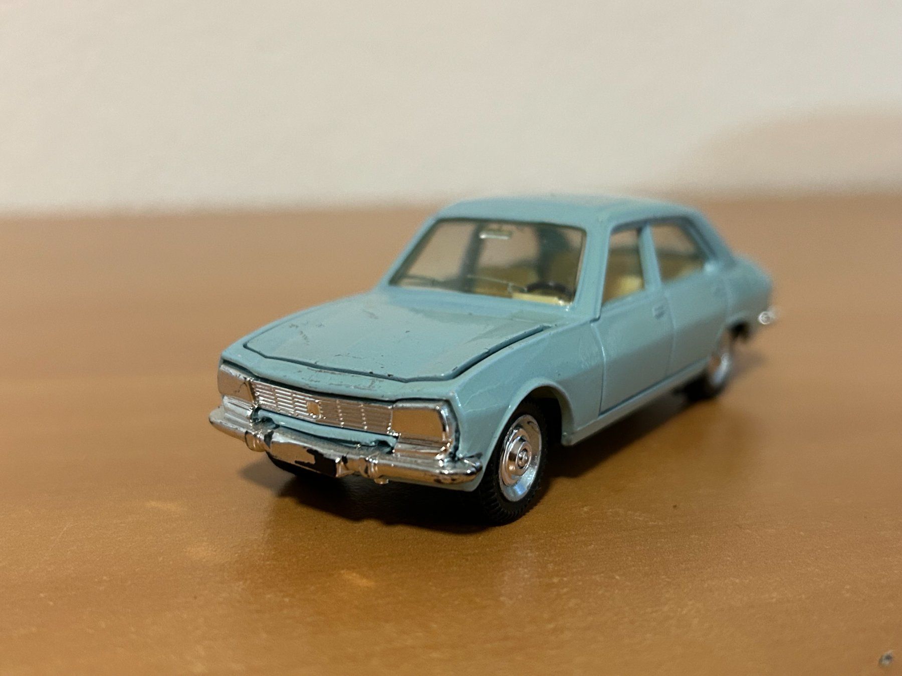 Peugeot Modellini d'auto: Peugeot 504 Pilen 1:43 – Usato da Schafisheim venduto da Ducati57 8