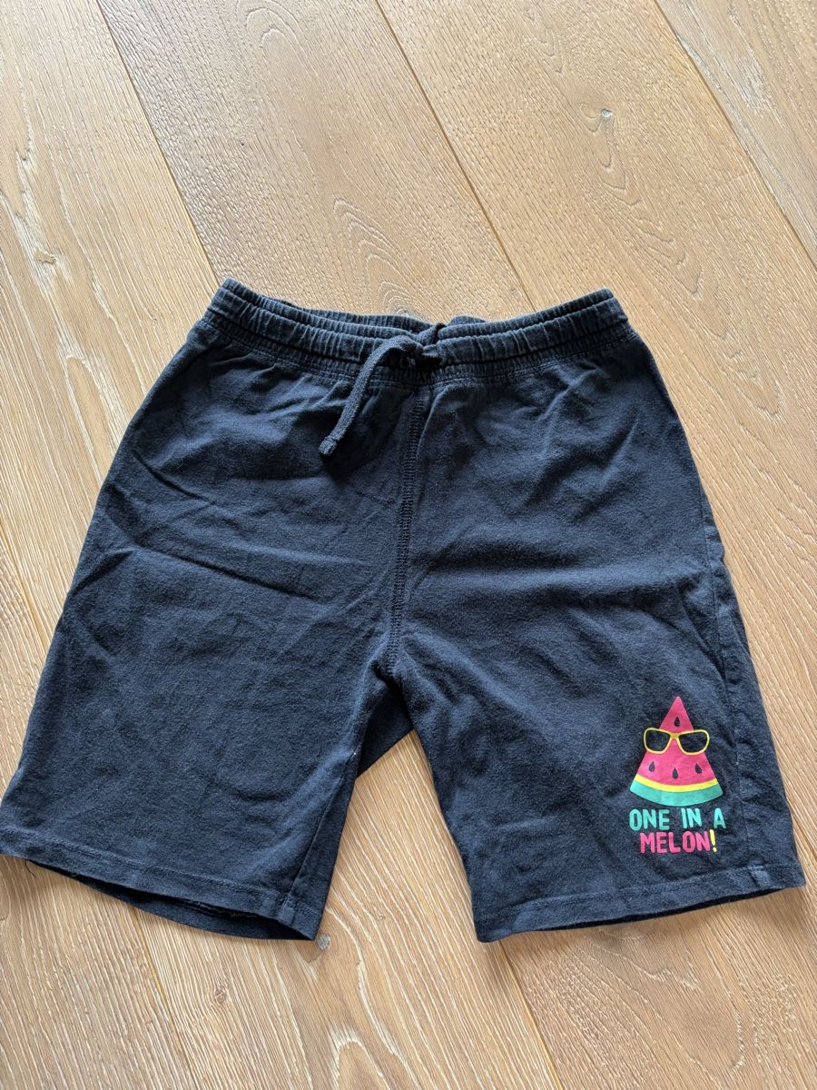 H&M Hosen: Shorts H&M Grösse 134 – Gebraucht aus Aarburg von cha_6t8j