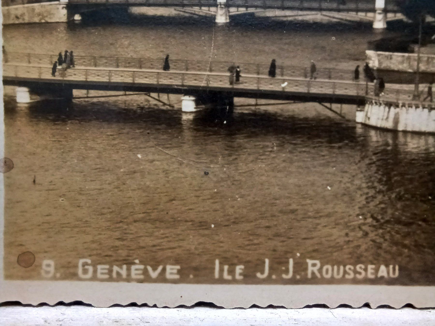 Cartoline postali: No. 9. Genève, Ile J.J. Rousseau, 1925 – Usato da Aarau Rohr venduto da mgvw 1
