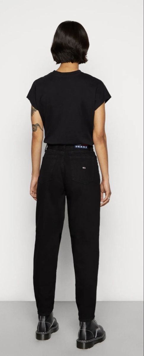 Tommy Hilfiger Jeans: Mom jeans Hilfiger – Nuovo (secondo la descrizione) da Nyon venduto da liz_ss6g 2