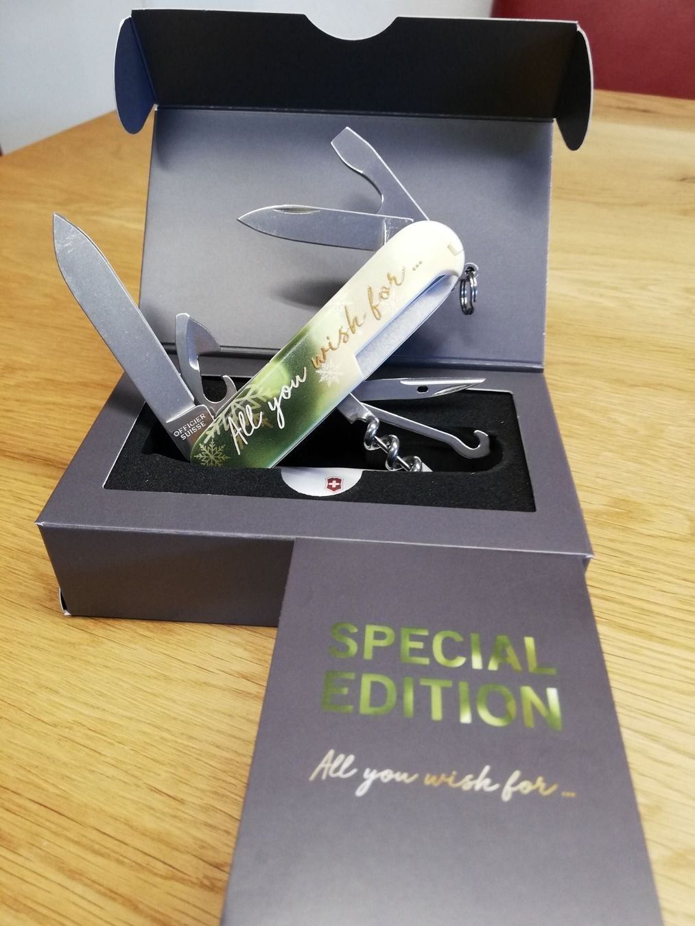 Victorinox Coltelli tascabile: Victorinox Weihnachts Messer special ed. – Nuovo e nell'imballaggio originale da Davos Platz venduto da wauwauin 2