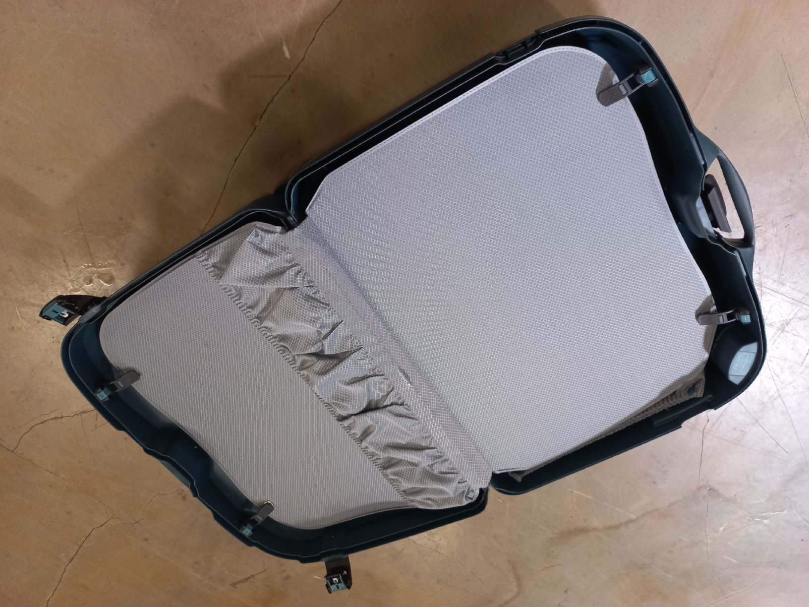 Samsonite Reisekoffer: Reisekoffer Hartschale gross – Gebraucht aus Hohenrain von mei_7mrw 1