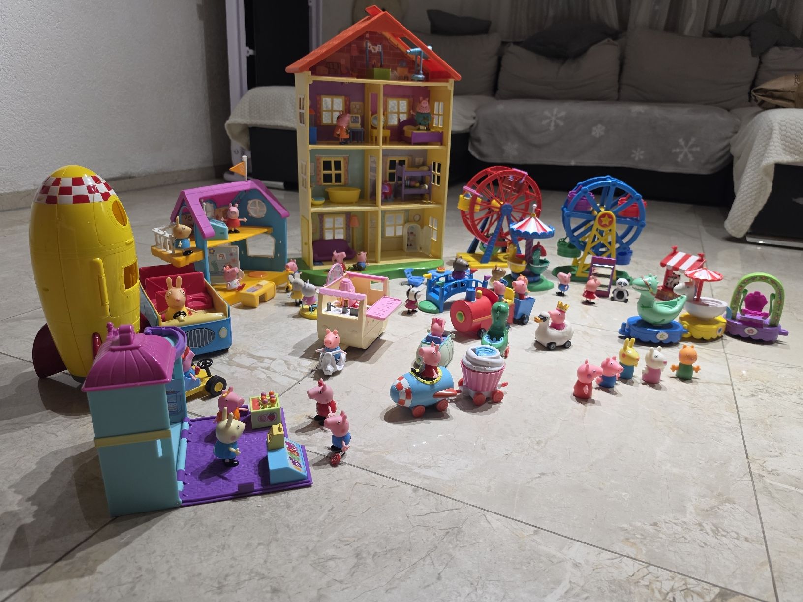 Giocattoli: Grosses Peppa Pig Spielzeug Set – Usato da Eglisau venduto da Enkany