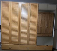 Kleiderschrank mit Lattentüren und Spiegeln, 250 cm x 200 cm