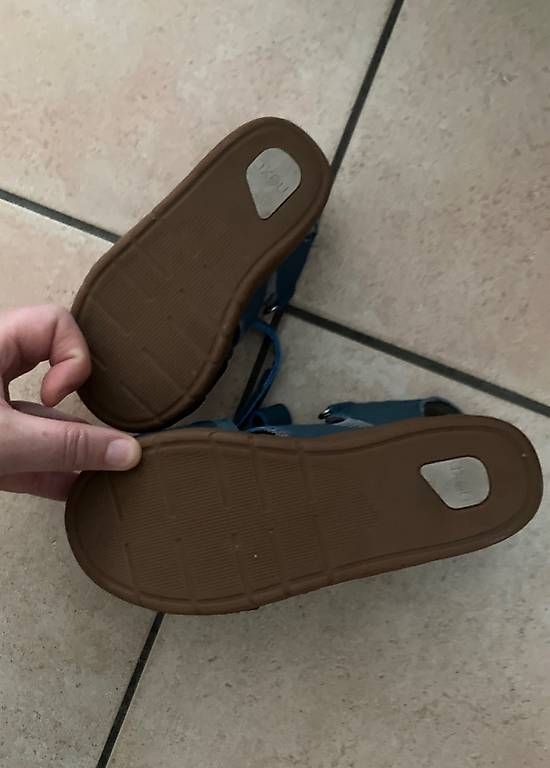 Scarpe per ragazzi: Sandali nuovi 22 o 30 – Usato da Sigirino venduto da san_rcn7 1