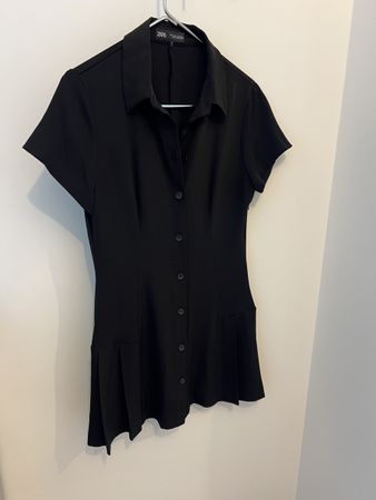 Robe noire ZARA taille L, plissée