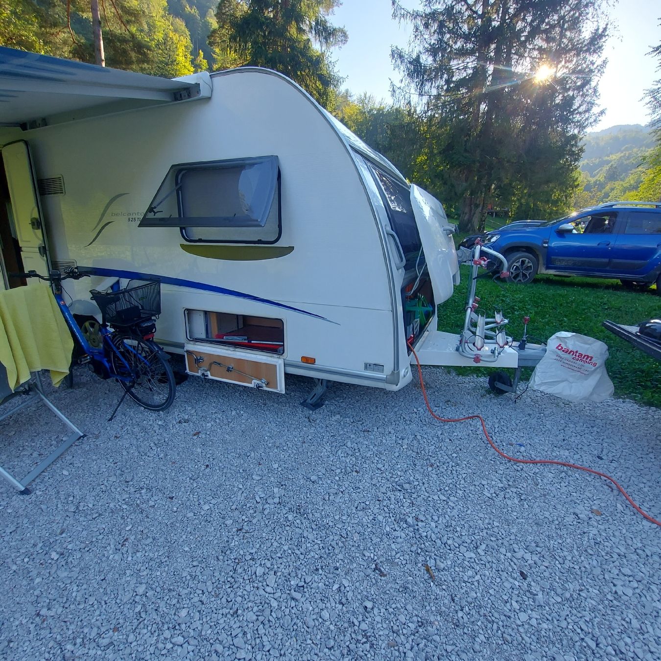 Bürstner Véhicules de camping: Bürstner Wohnwagen mit Einzelbetten – D'occasion à Widnau par Martinmaa 4