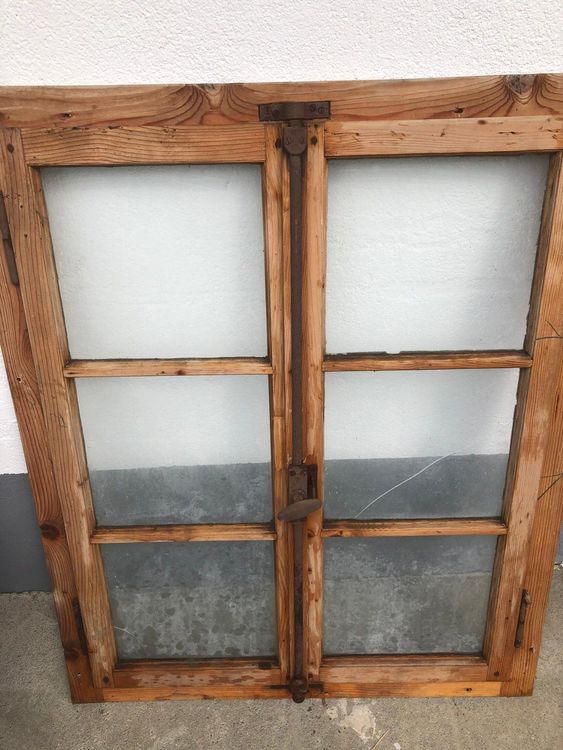 schönes, altes Holzfenster mit 2 Flügel Kaufen auf Ricardo