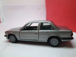 BMW 325i - silber - schön von GAMA - made in Germany
