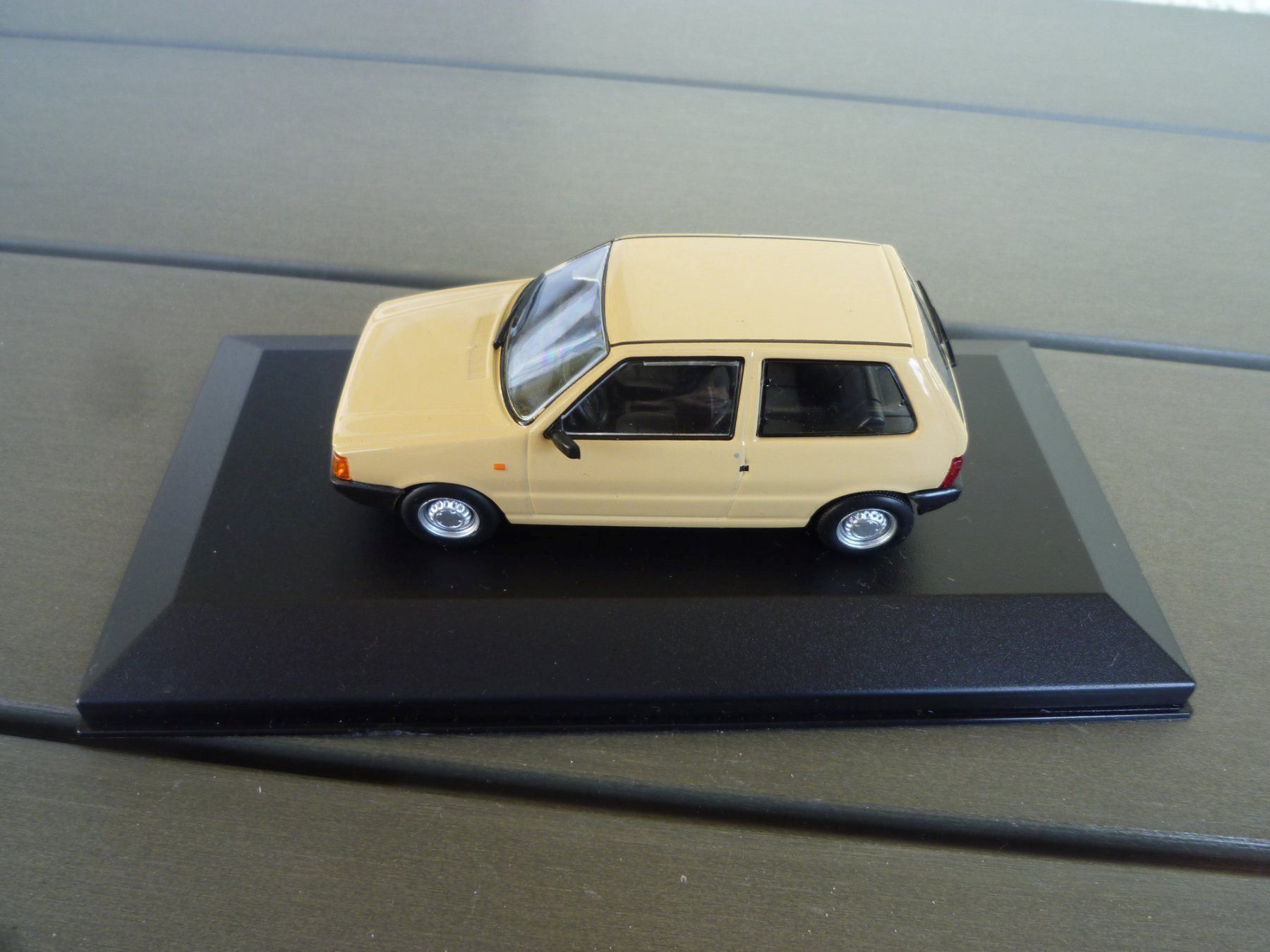 Modellini d'auto: Fiat Uno – Nuovo (secondo la descrizione) da Flawil venduto da Imperiosud 4