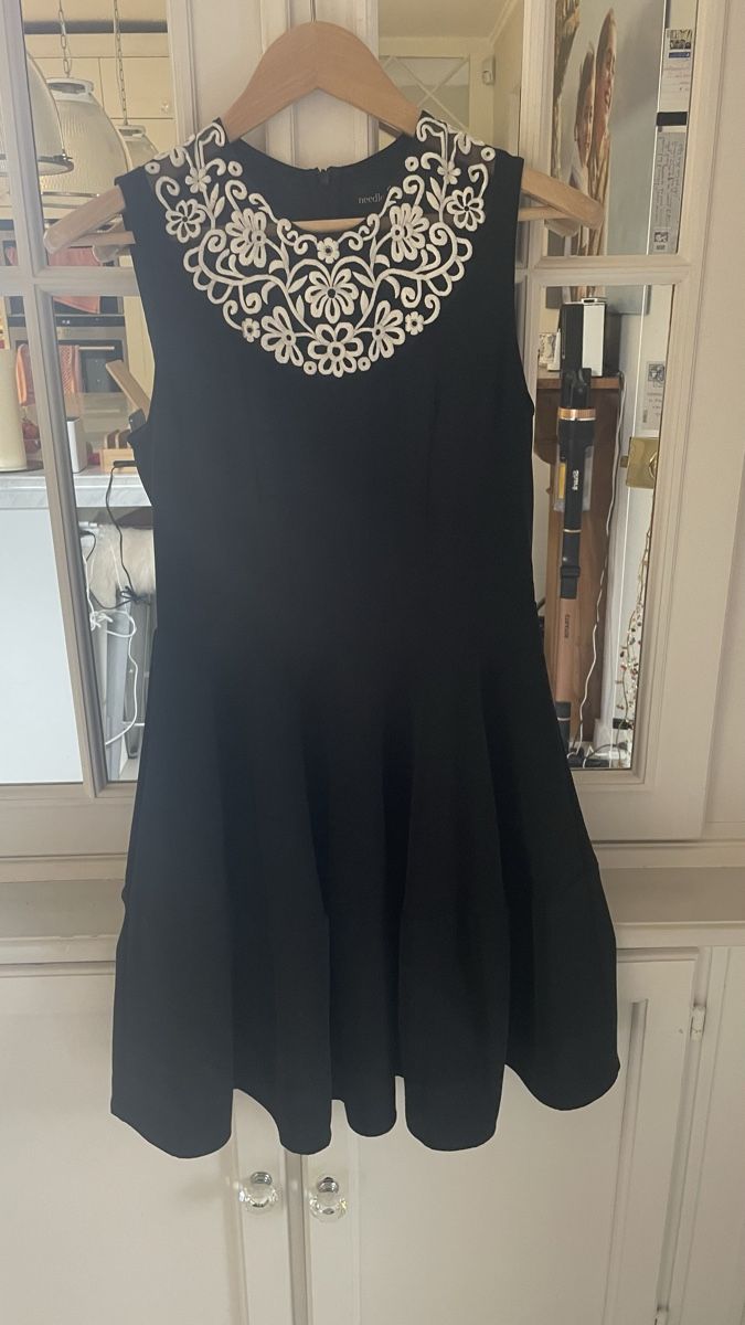 Vestiti: Robe noire évasée,  Needle and Thread, taille 38 – Nuovo (secondo la descrizione) da Troinex venduto da nadinebmichaelson 5