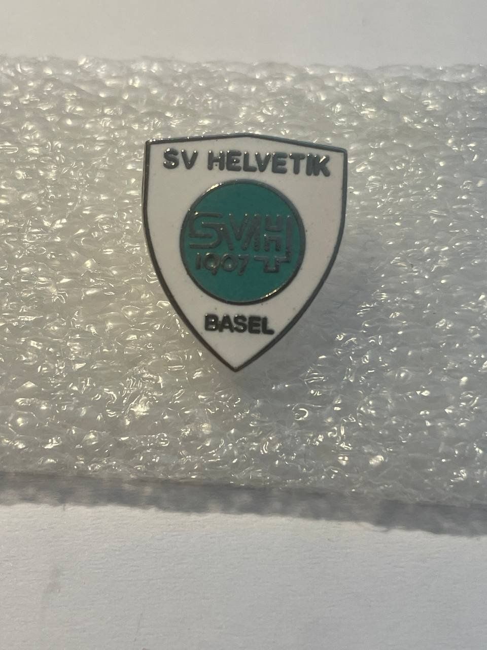 Placchette & Badge: 156. Pin -SV Helvetik Basel – Usato da Luzern venduto da Irek