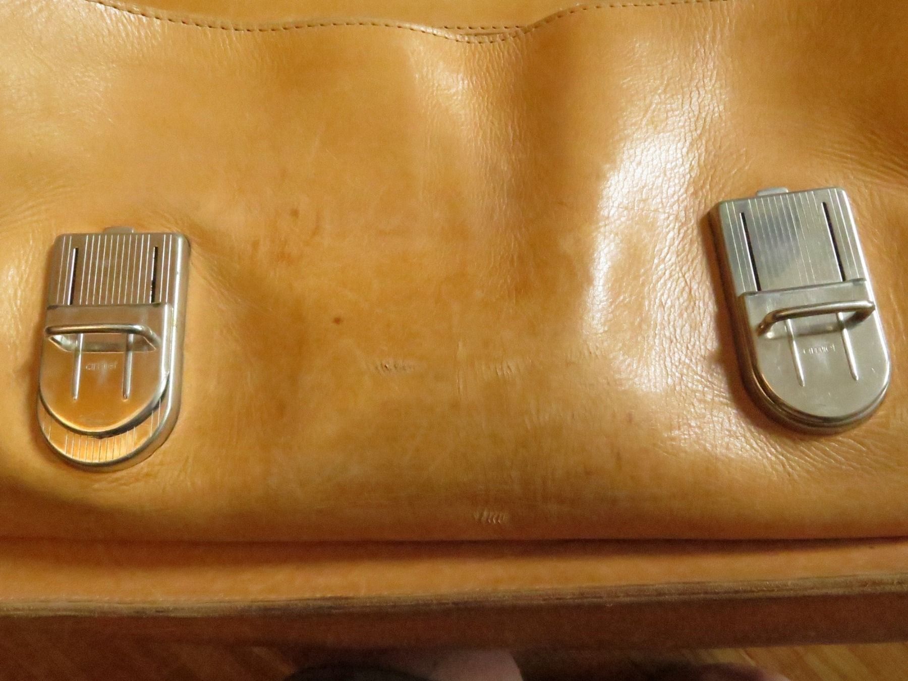 Valigie & Borse: Leder Mappe Vintage – Usato da Zwingen venduto da Tigertimmi 4