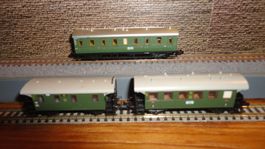 3 diverse kleine Personenwagen DB Minitrix ohne OVP Spur N