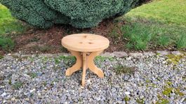 Holztisch für Puppen
