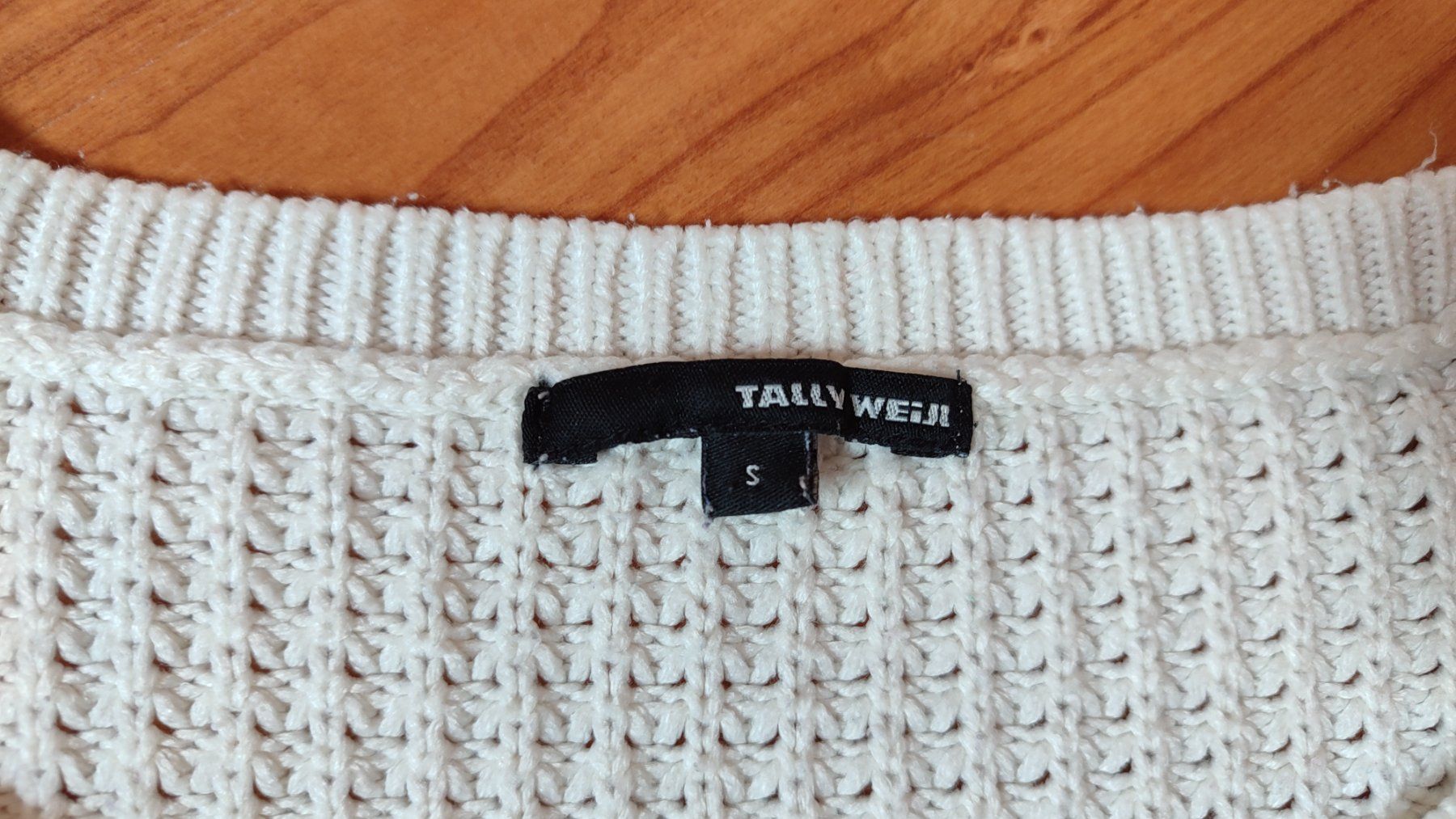 Zebra Pullover & Sweatshirts: Pullover Zebra Basic blau Gr. M & Tally Weijl weiss Gr. S – Gebraucht aus Brüttisellen von nic_xm7s 7