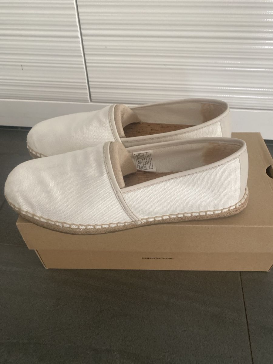 Ugg Scarpe da uomo: Espadrilles UGG modèle KAS blanc taille 43 – Usato da Grenchen venduto da O.r.i.g. 2