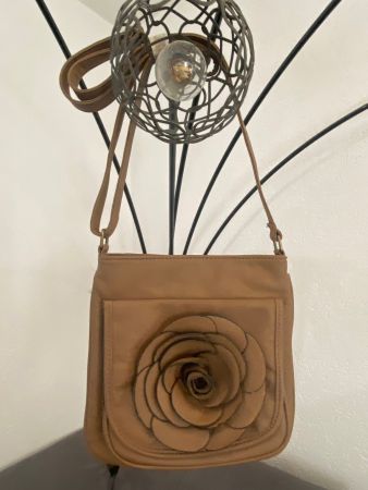 Elegante Damenhandtasche – neu und unbenutzt