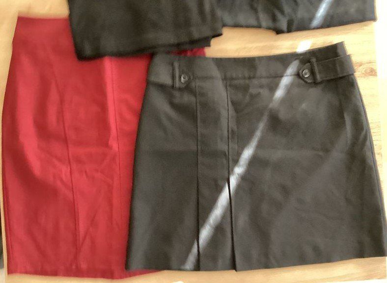 Lotti di vestiti: Kleiderpaket - 5 Röcke, div. Marken + Längen, gebraucht – Usato da Bad Zurzach venduto da Hibiskus78 1