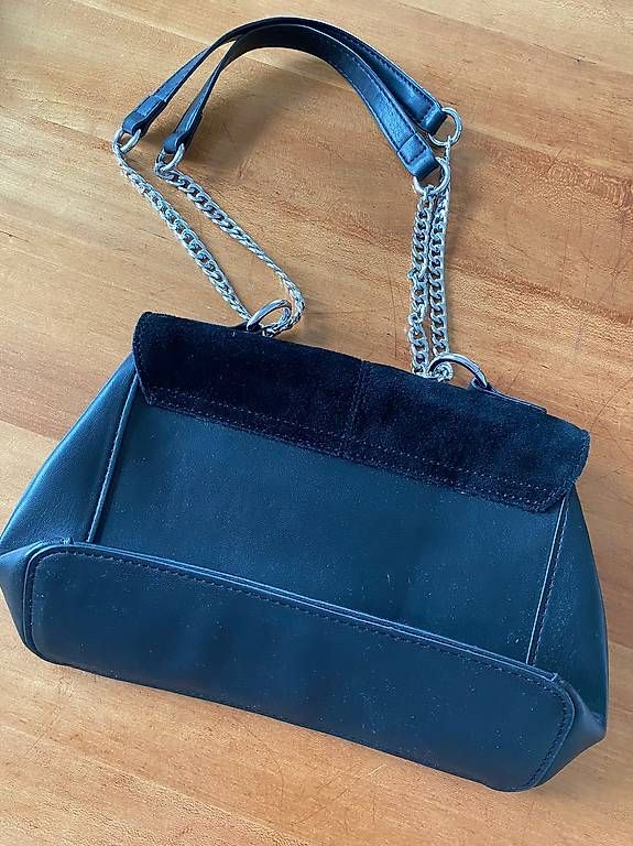 Borse da donna: Schwarze Tasche – Usato da Luzern venduto da jul_p6fj 1