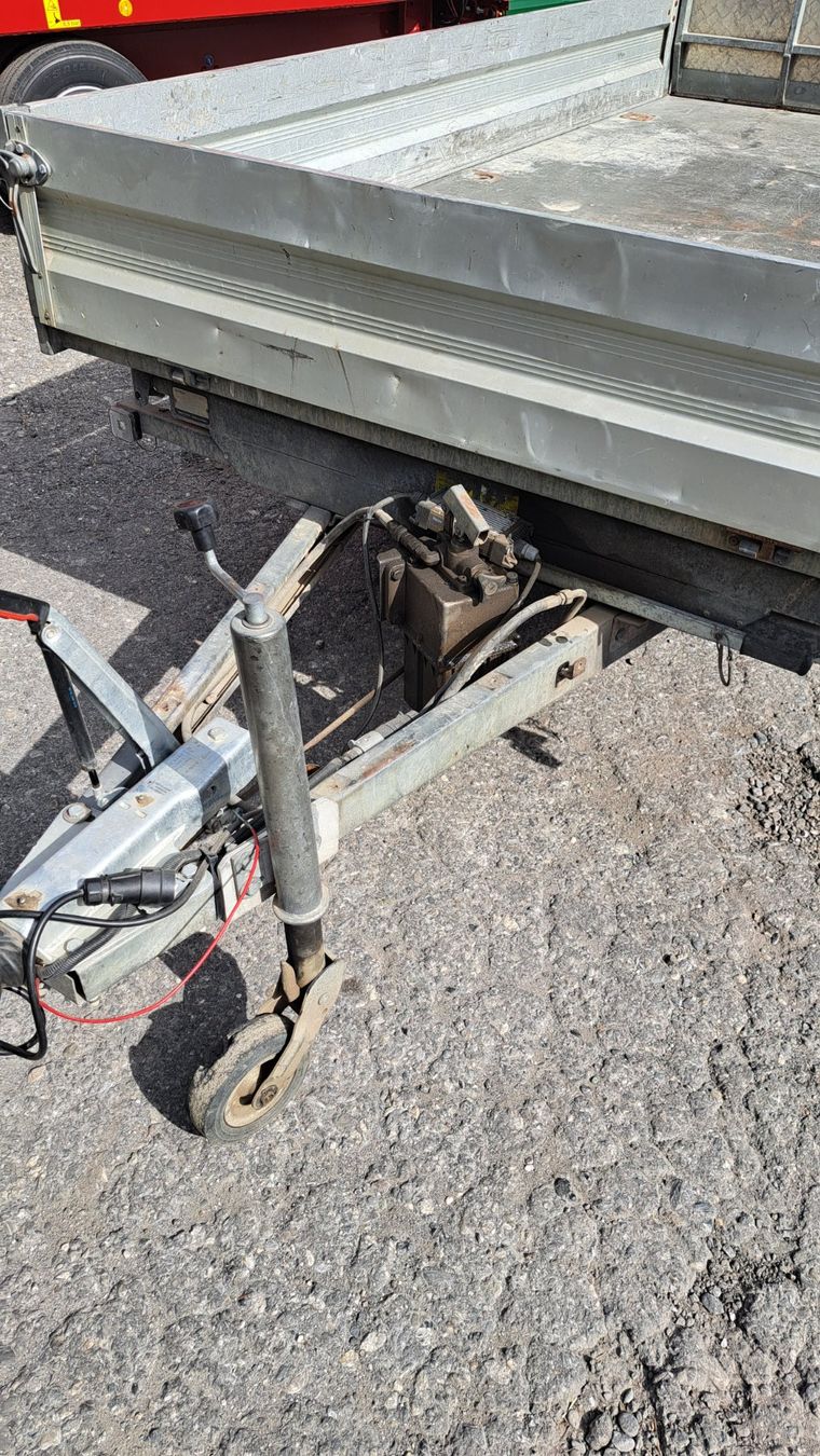 Humbaur Rimorchi: Humbaur Anhänger Dreiseitenkipper – Usato da Landquart venduto da Roaebla 3