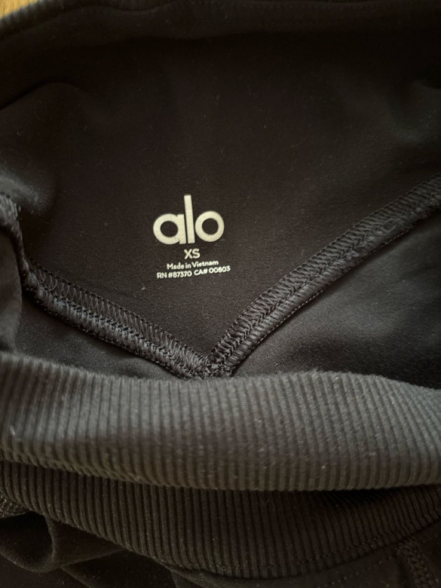 Alo Yoga Leggings: Alo Leggins – Usato da Cham venduto da sbr_7cmv 2