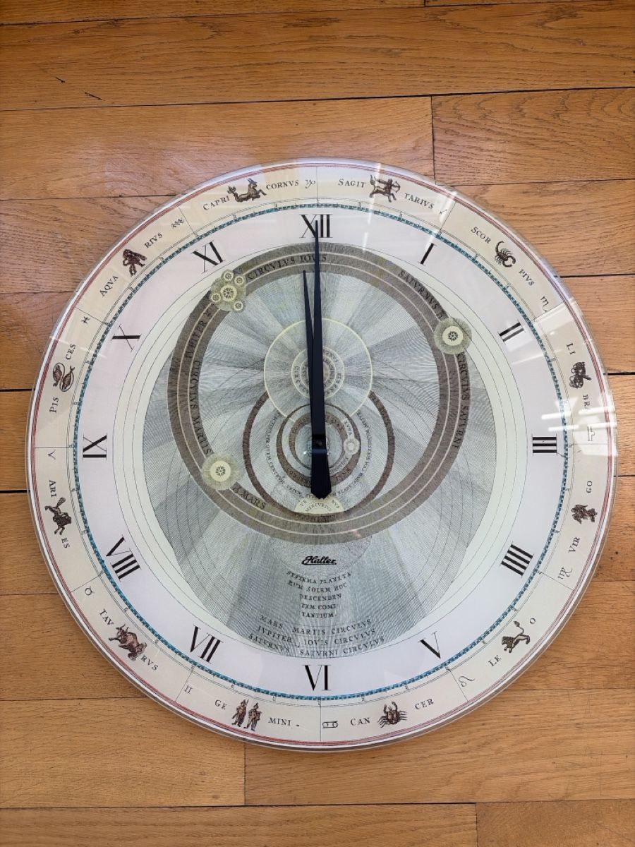 Uhren: Wanduhr – Gebraucht aus Basel von Wotan