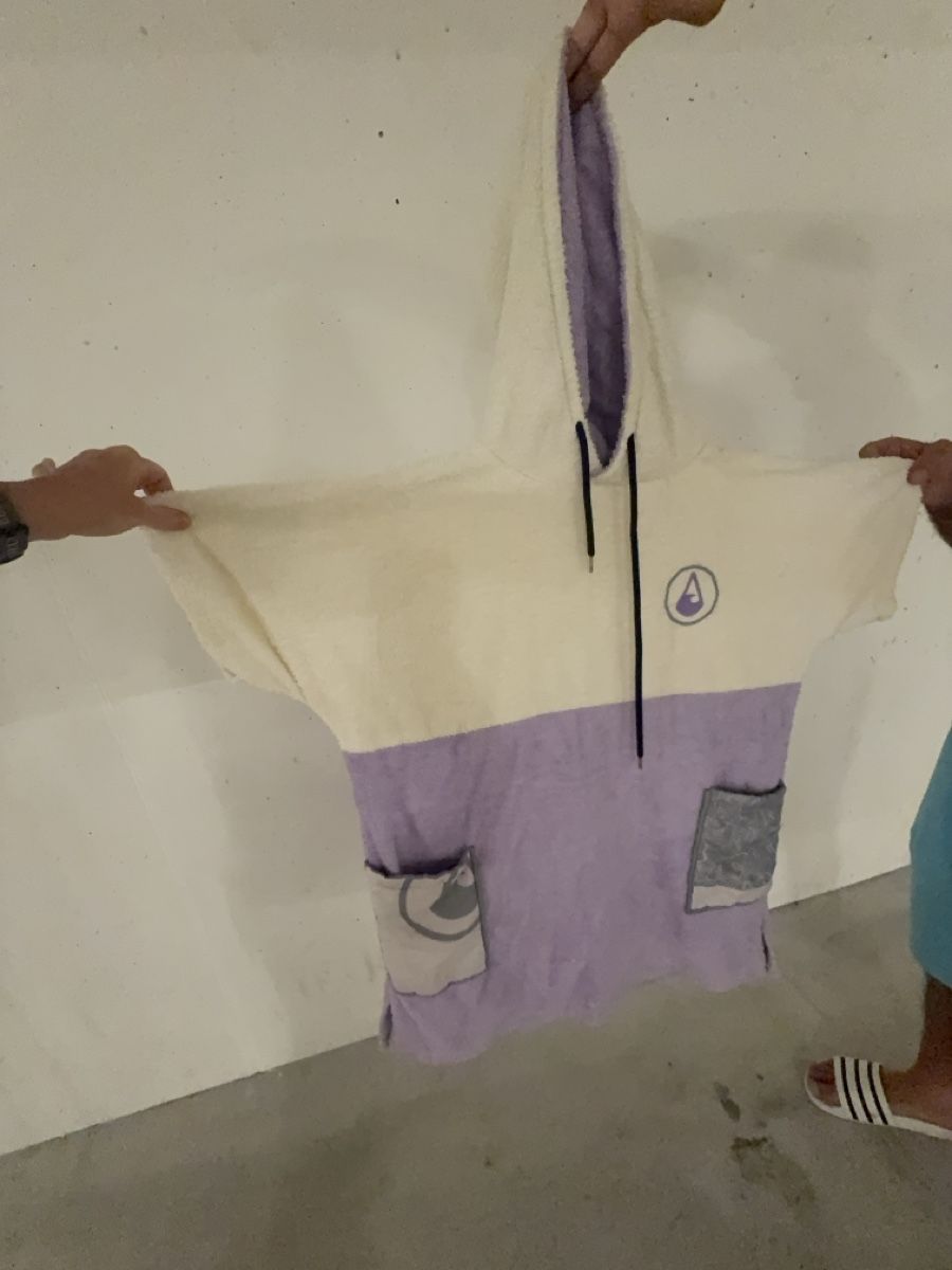 Accappatoi: Surf Hoodie aus Frottee – Usato da Rüschlikon venduto da Fischerman75