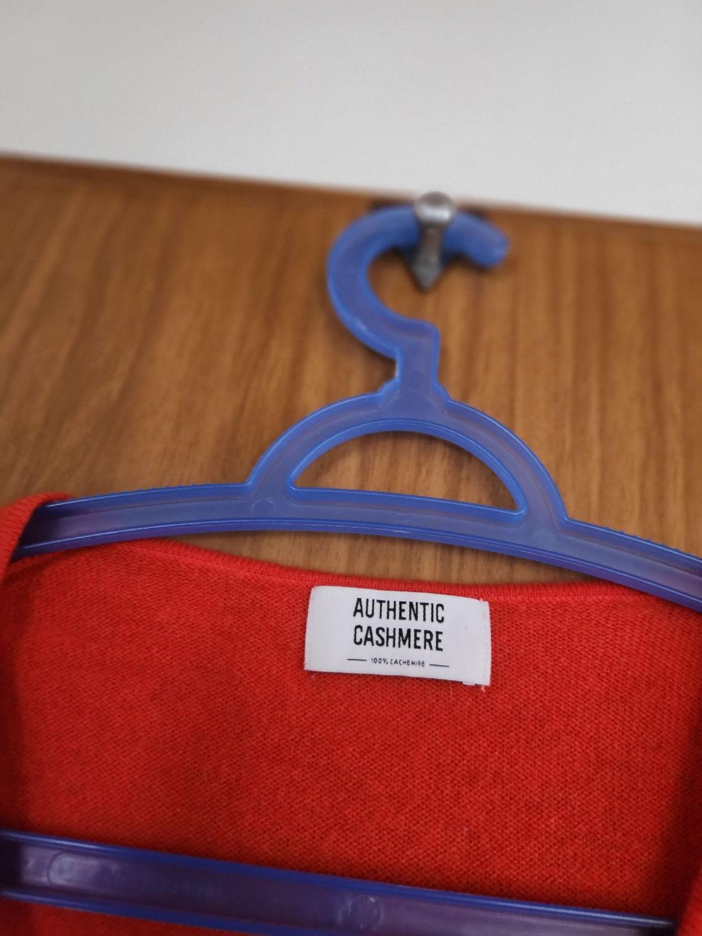 Kleider: Robe pull Authentic Cashmere rouge taille S 36 – Gebraucht aus Niedergösgen von Eva2410 4