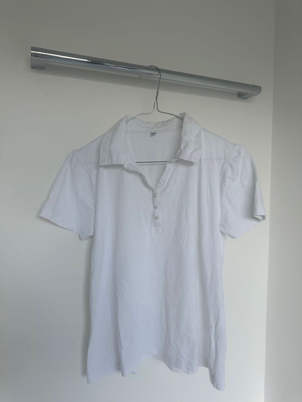 T-Shirts: Weisses Damen-Poloshirt Gr.38 – Gebraucht aus Triesen von ann_6mxb 1