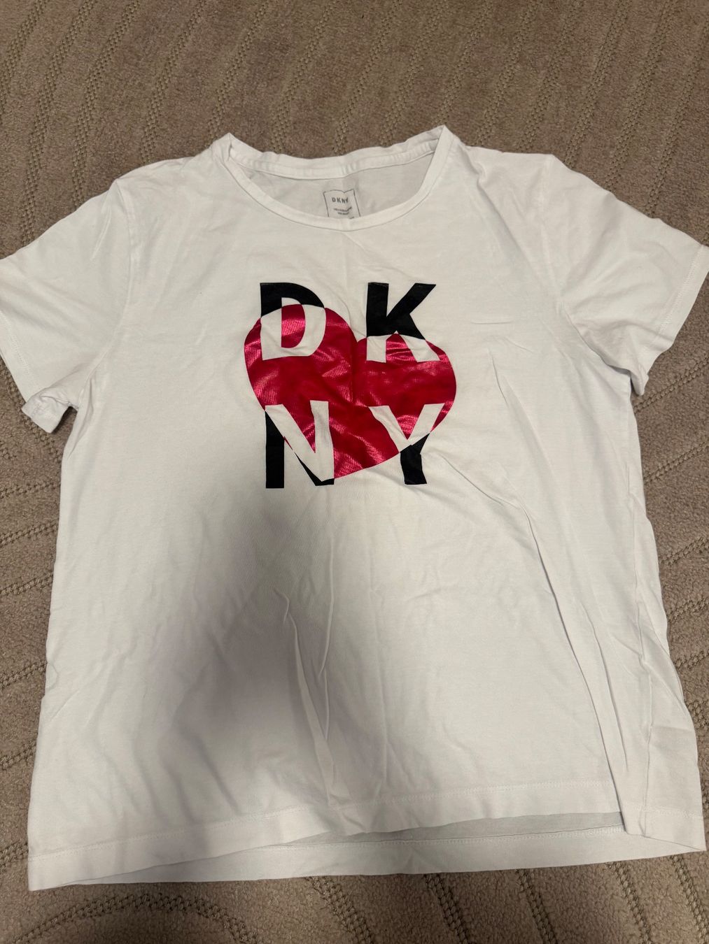 DKNY T-Shirts: DKNY Tshirt – Gebraucht aus Rupperswil von nes_qs52