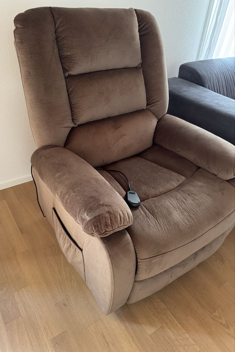 Poltrone: Sessel mit Aufstehhilfe und Massagefunktion braun – Nuovo (secondo la descrizione) da Bad Ragaz venduto da ametinho