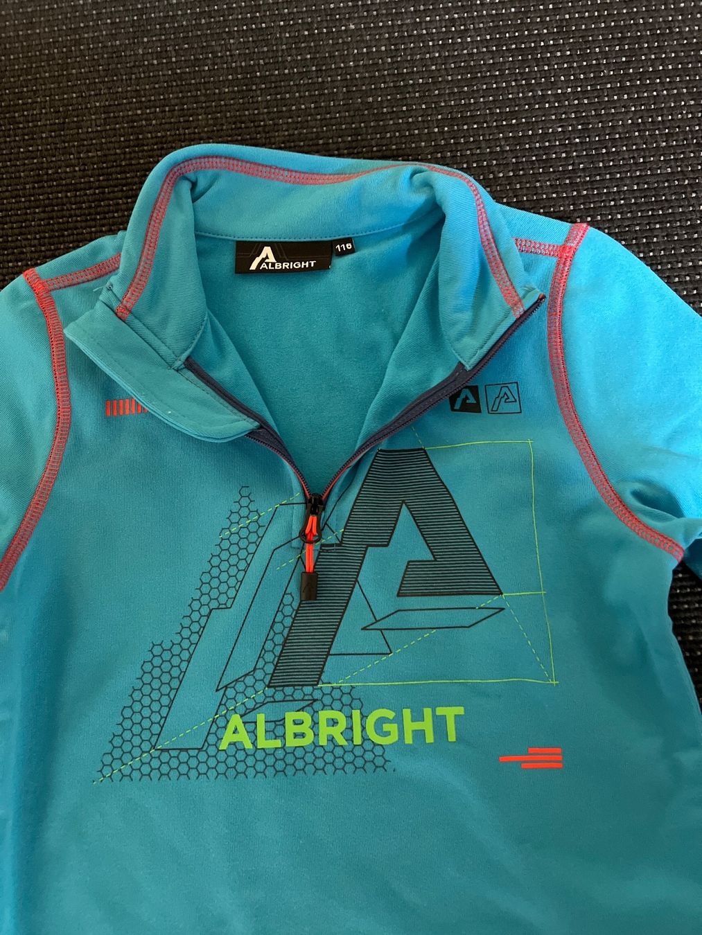 Albright Pullover & Sweatshirts: Sweatshirt Albright Gr.116 – Neu (gemäss Beschreibung) aus Wolfwil von Vessie 1