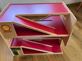 Kinderspiel Parkhaus Tankstelle