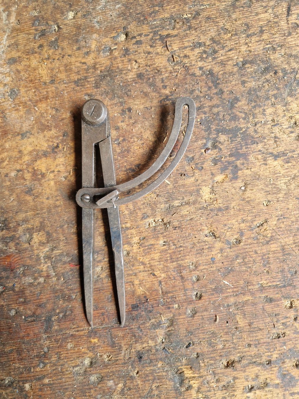 Compassi: Messwerkzeug Zirkel Metall gebraucht – Usato da Knutwil venduto da mey_cm9n