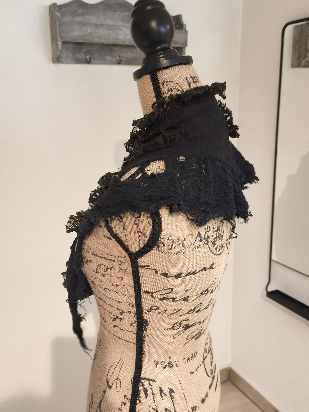 Gilet & Giacche senza maniche: Schwarze Gothic-Steampunk-Weste – Usato da Emmetten venduto da SecondhandSiska 1