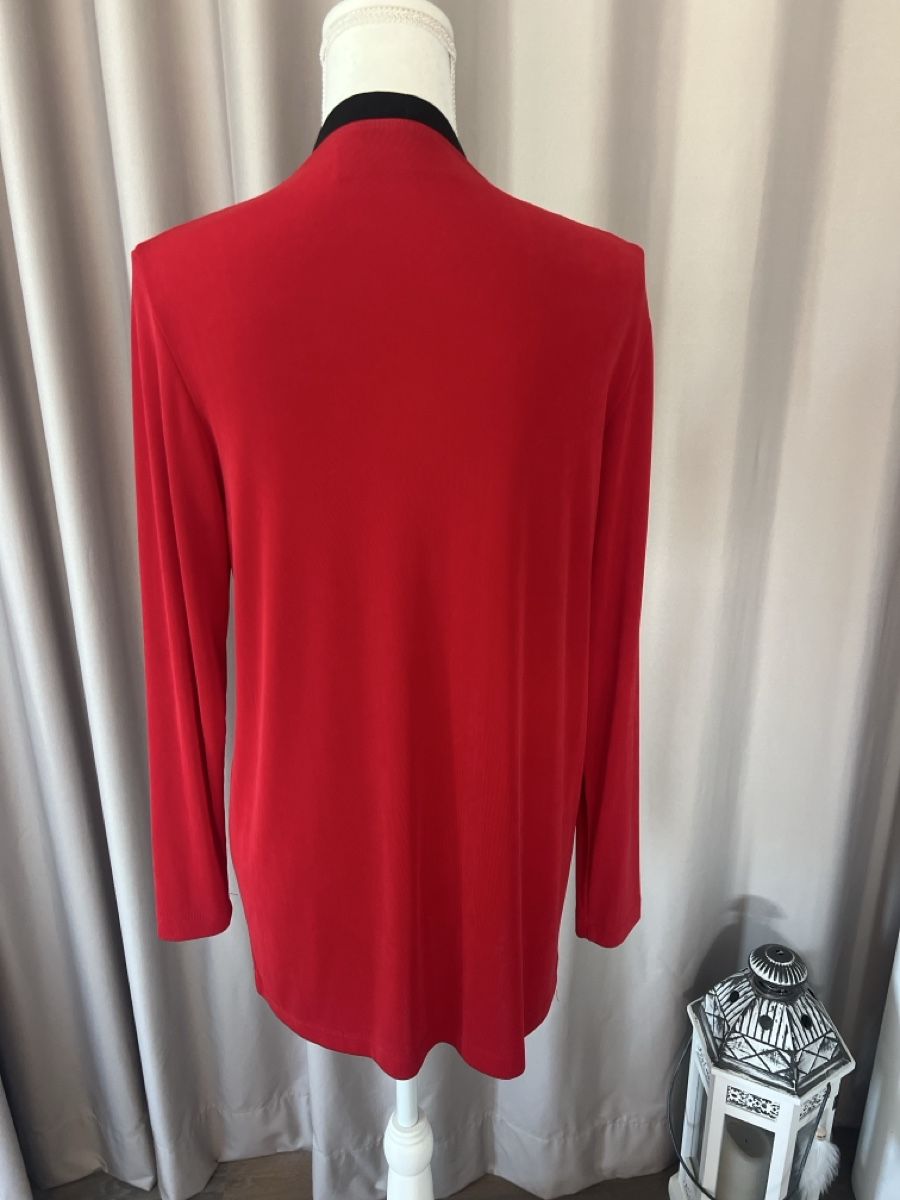 Jacken: Rote Damen Jacke/Pullover One Size – Gebraucht aus Uetikon am See von Sarahm76 1
