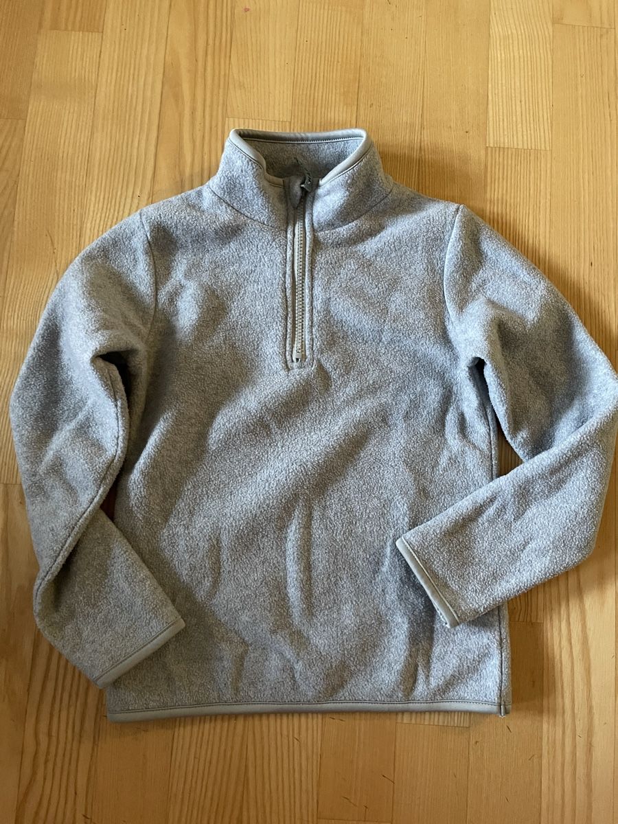 Pullover & Sweatshirts: Zwei Fleece-Pullover , Grösse 128/1134 – Gebraucht aus forch von Draechli789 1