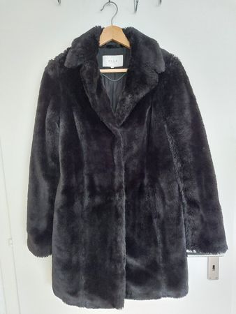 Manteau noir en fourrure synthétique Vila 34