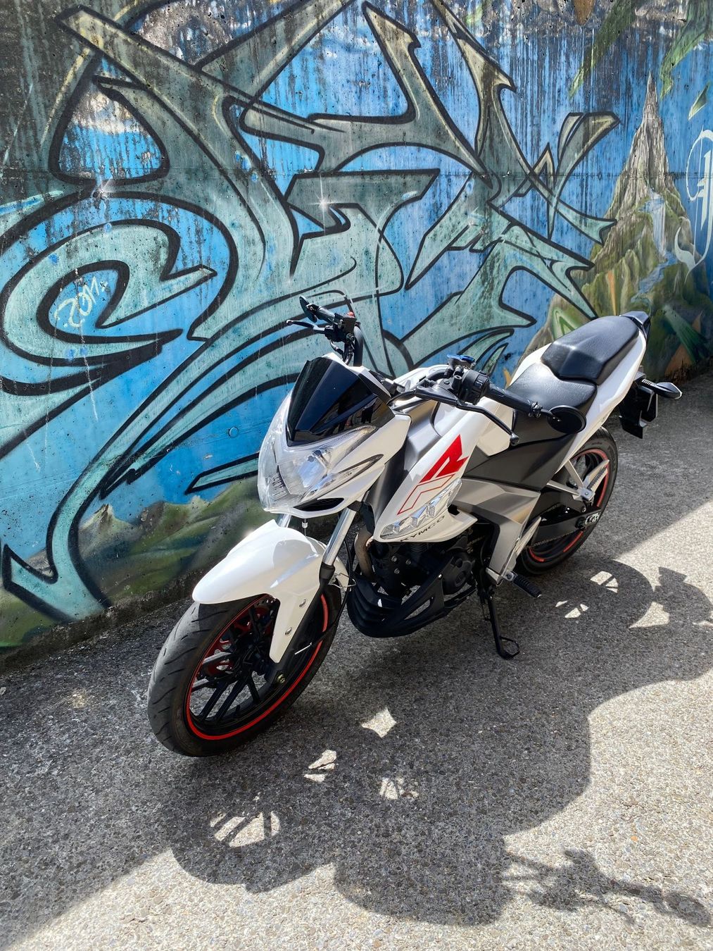 Kymco Strada: KYMCO Visar 125ccm – Usato da Emmetten venduto da Blueeee