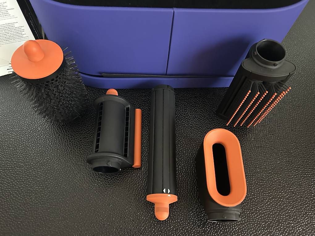 Lockenstäbe & Haarglätter: DYSON airwrap neu – Neu und originalverpackt aus Rümikon AG von Gebirge-5303 2