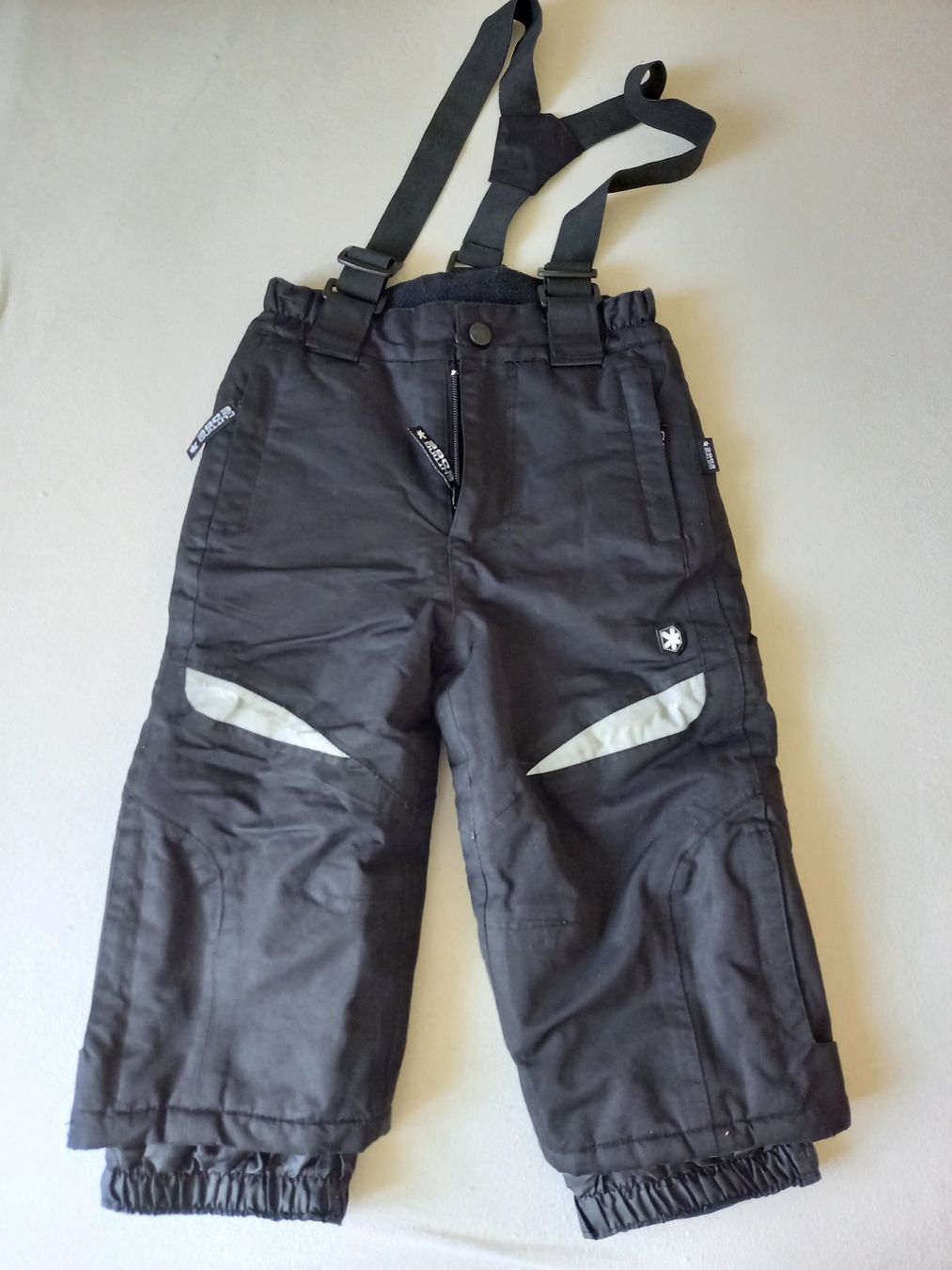 Pantaloni: Kinder Skihose schwarz ca. Gr. 86 – Usato da Unterengstringen venduto da saraman