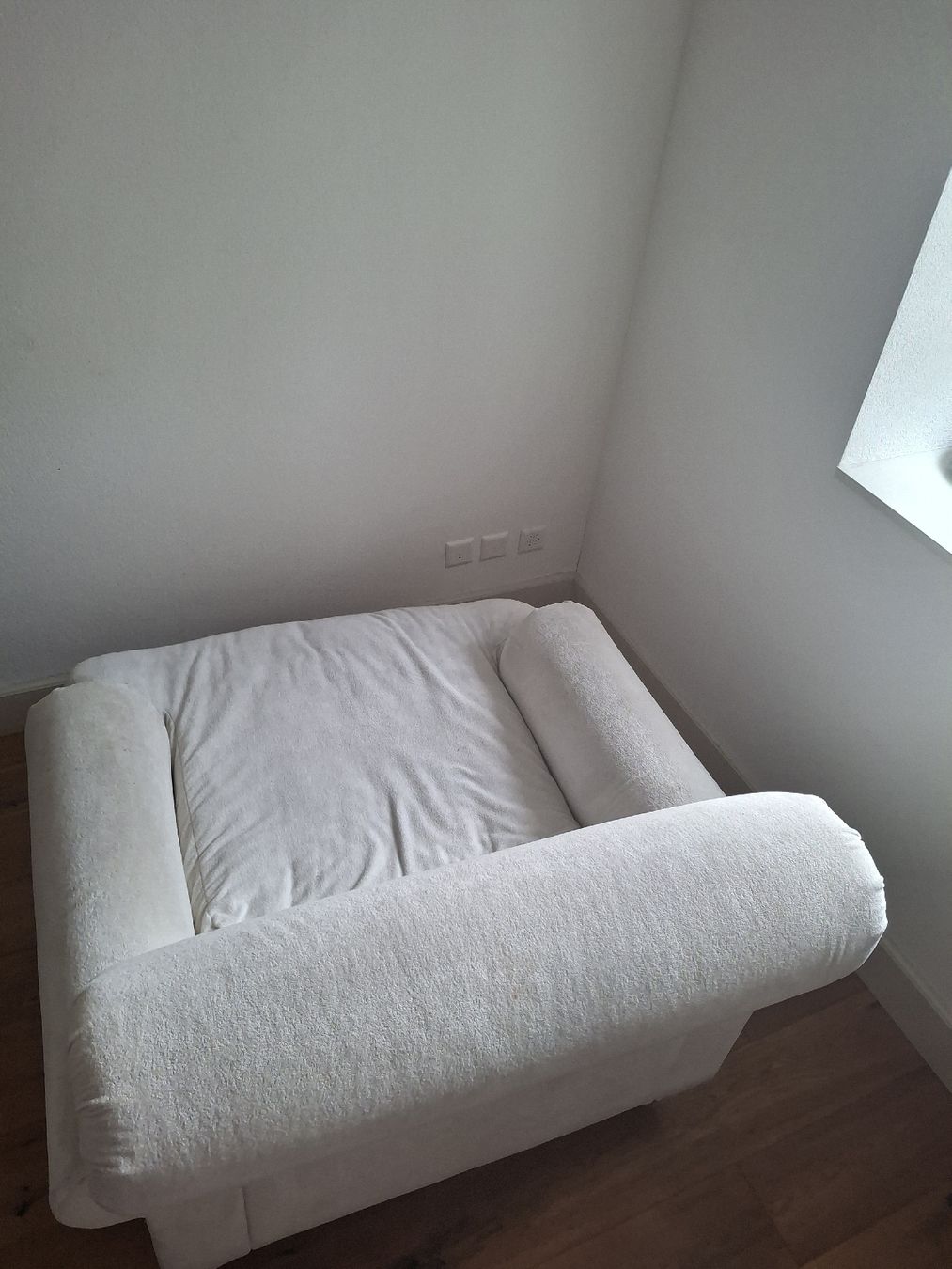 Poltrone: Grosser weisser Sessel – Usato da Oberdiessbach venduto da guy_7blb 4