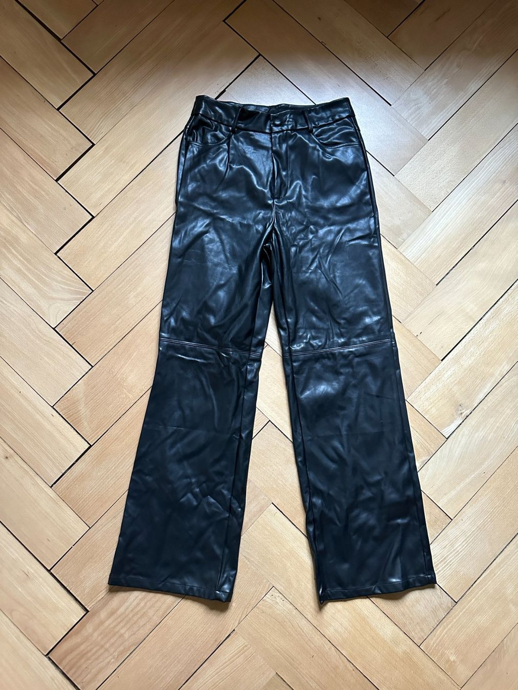 Shein Pantaloni: SHEIN - Lederhose schwarz S – Usato da Zürich venduto da Diazaio