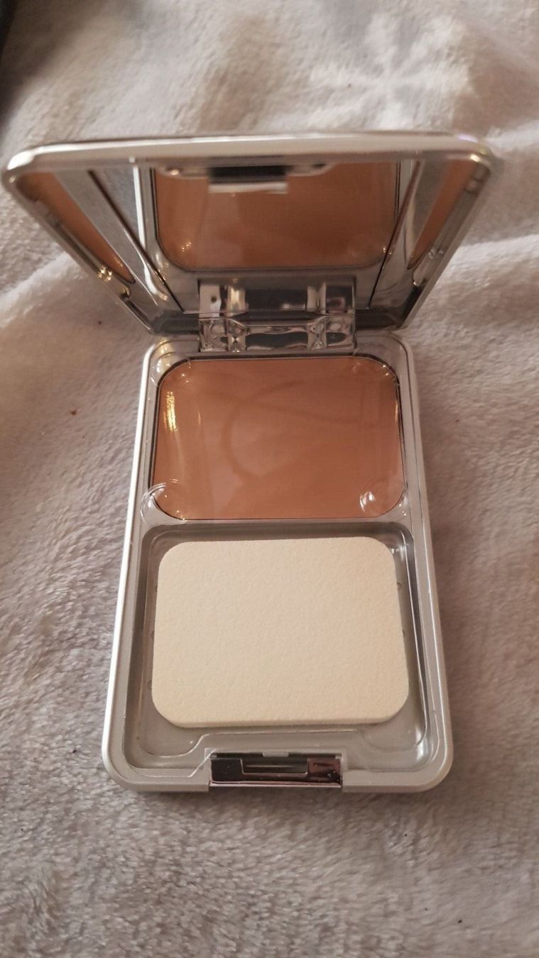 Make-up: Foundation Bodyshop – Nuovo (secondo la descrizione) da Zug venduto da Lonelybaba