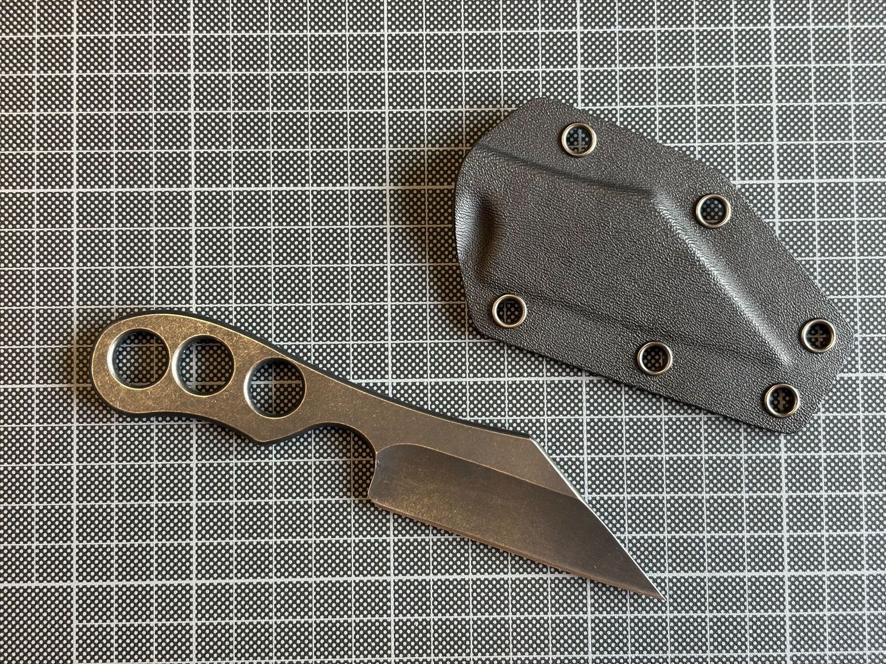 Coltellini militari: FRED PERRIN / MICHAEL JANICH FUSION NECKKNIFE – Usato da Flums venduto da alpine.fieldnotes 1