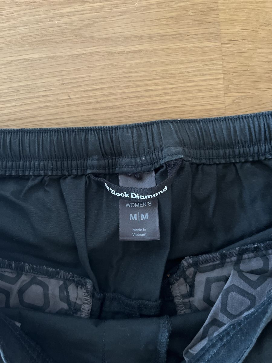 Black Diamond Pantaloni: Kletterhose Black Diamond – Usato da schwyz venduto da flowerpot 2
