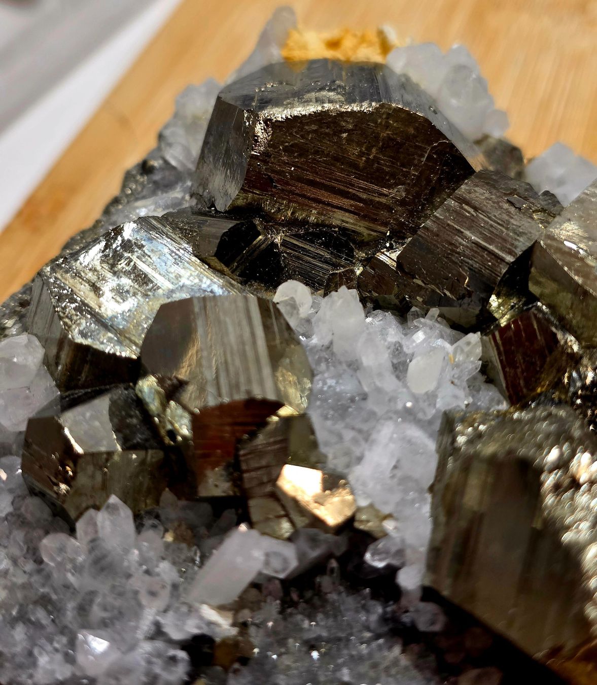 Minerali & Pietre curative: Top Pyrit auf Quarz Rohstück 458g – Nuovo e nell'imballaggio originale da Matzingen venduto da Shay_Crystalz 2
