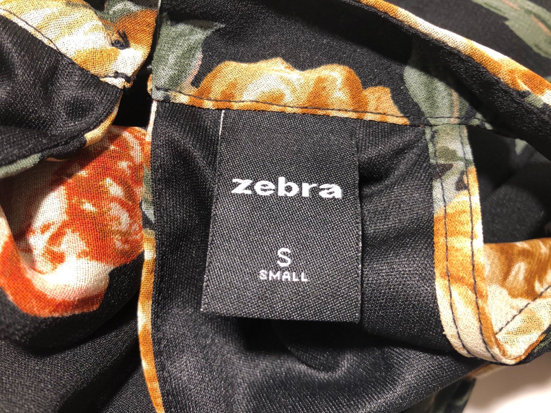 Zebra Vestiti: Kleid ZEBRA (Gr. S) – Usato da Merenschwand venduto da R-R-R 4