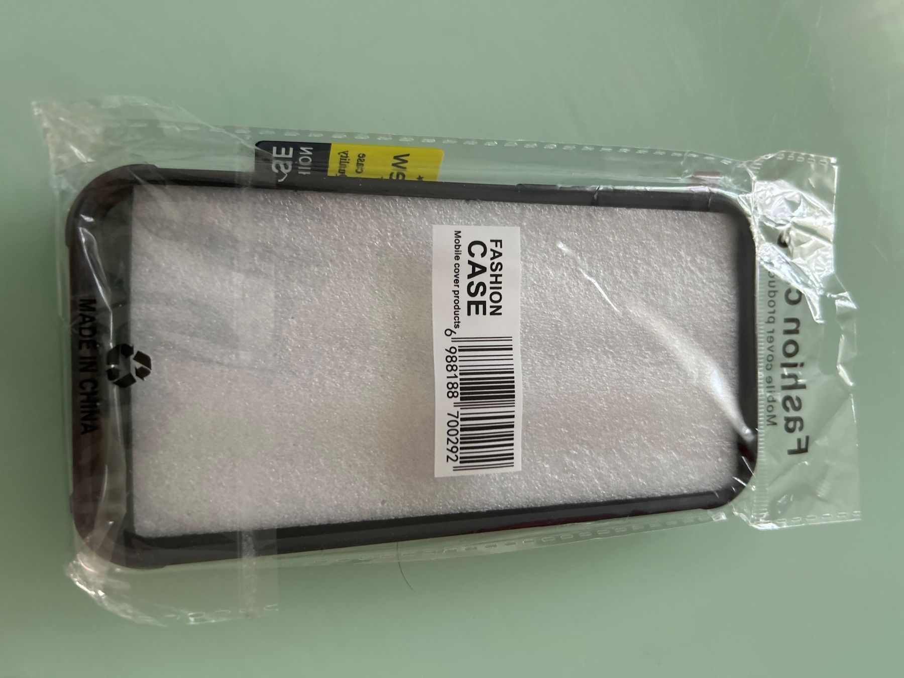 Cover & Protezioni schermo: IPhon 14 & 15 plus Hülle Neu – Nuovo e nell'imballaggio originale da Dulliken venduto da Lindt.1845 1